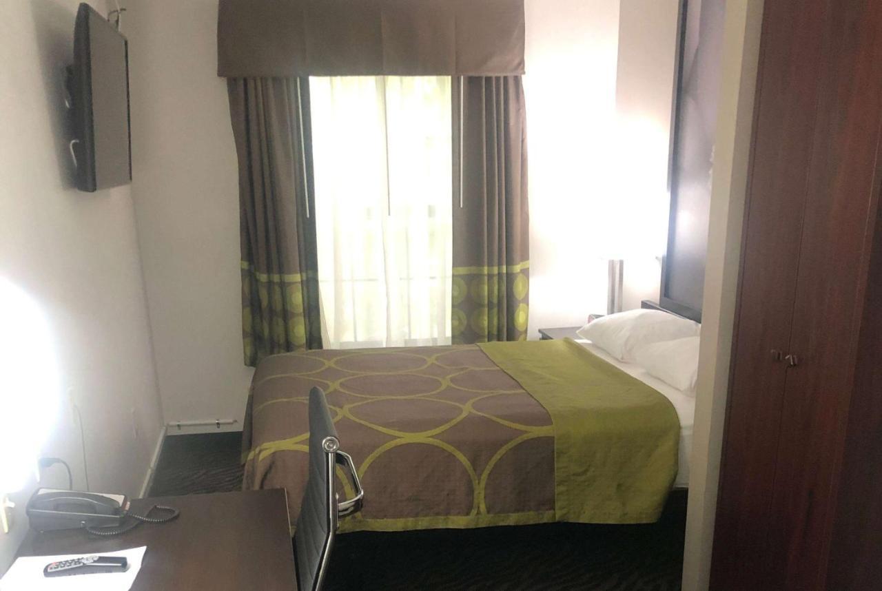 Super 8 By Wyndham High Point/Greensboro Buitenkant foto